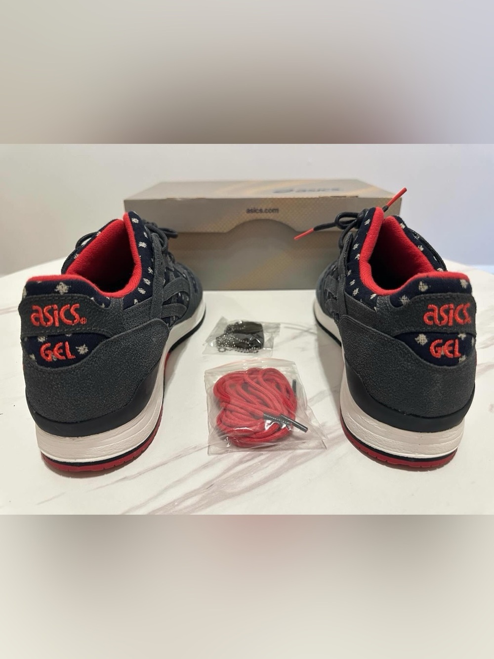 ASICS Men's Gray and Red GEL Low-Top Sneakers